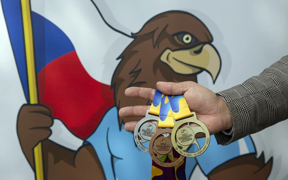Sada medailí pro Olympiádu dětí a mládeže 2022
