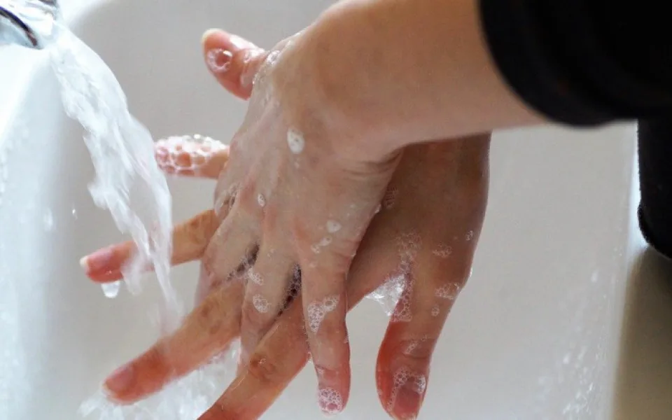 size3-washing-hands-4940148_960_720