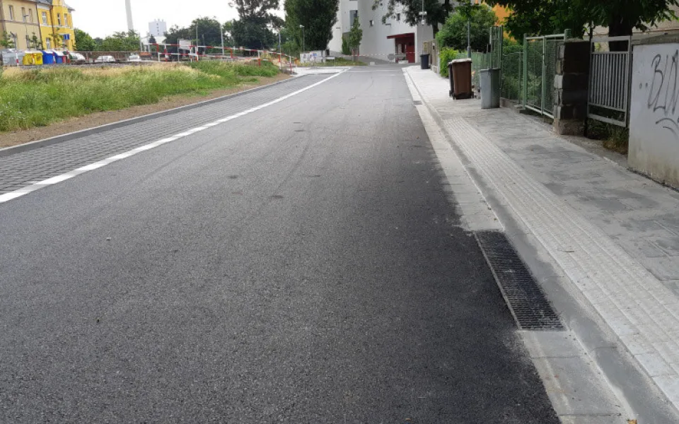 Loni v létě byla dokončena oprava Krakovské ulice, nyní na ni naváže rekonstrukce sousední Rokycanovy ulice