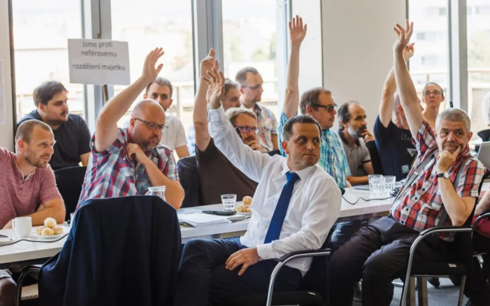 Přírodovědecká fakulta hrozí stávkou. Odmítá rozdělení majetku kvůli vzniku superústavu.