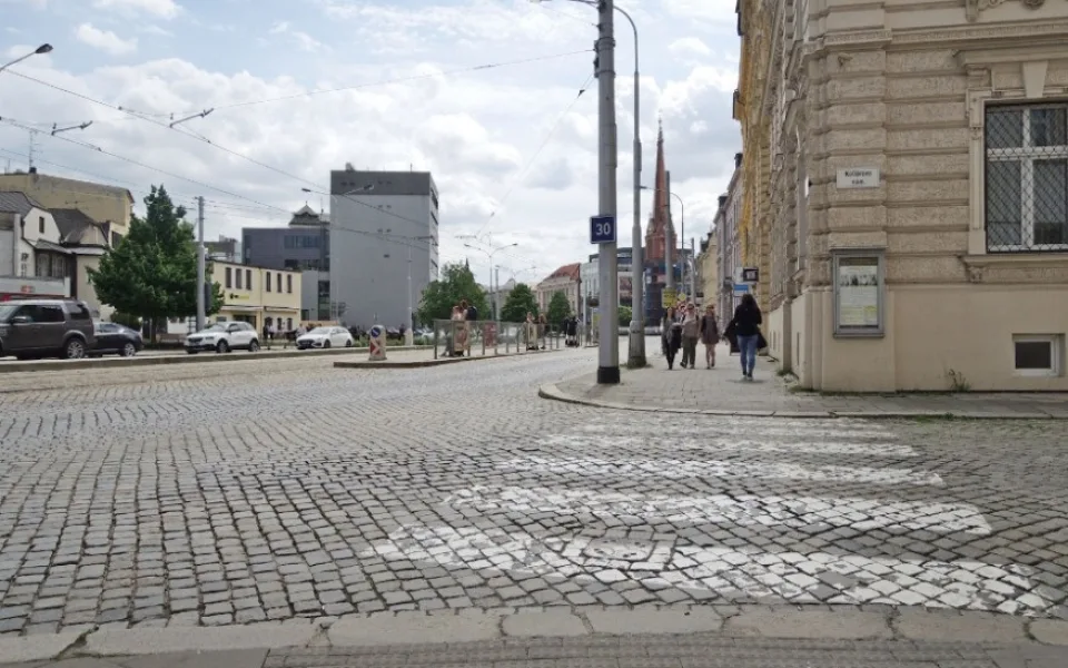 Radnice ubezpečuje, že na třídě Svobody žádné přechody pro chodce rušit nechce