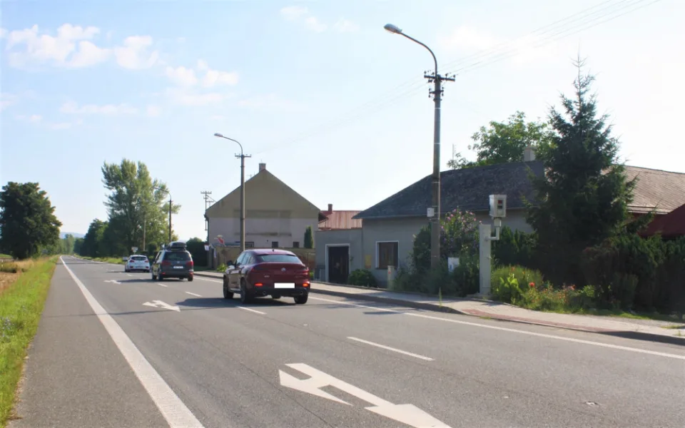 Rychlost projíždějících vozidel je měřena pomocí radaru mimo jiné v přerovské místní části Lýsky.