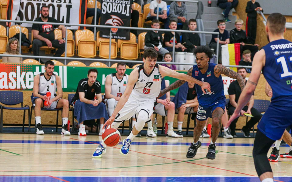 Peda Stamenkovič se v dresu Hradce Králové stal nejlepším rozehrávačem minulé sezony Kooperativa NBL