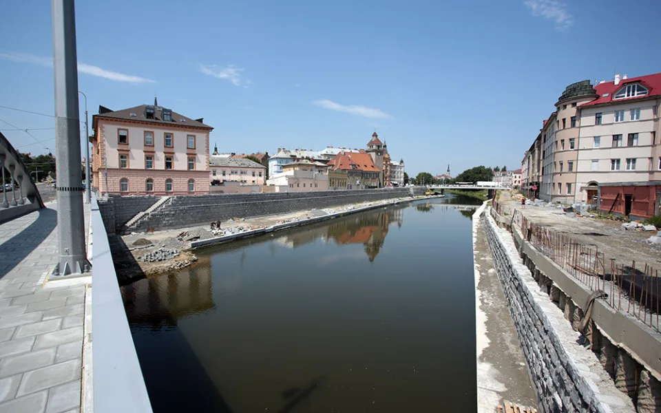 Stavba protipovodňových opatření nedaleko centra Olomouce - ilustrační foto
