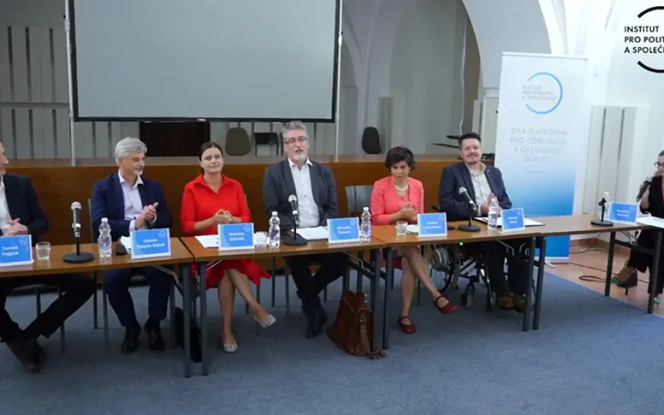 Předvolební debata v Olomouci: kandidáti diskutovali o bydlení, parkování i platbách za MHD jako za Netflix