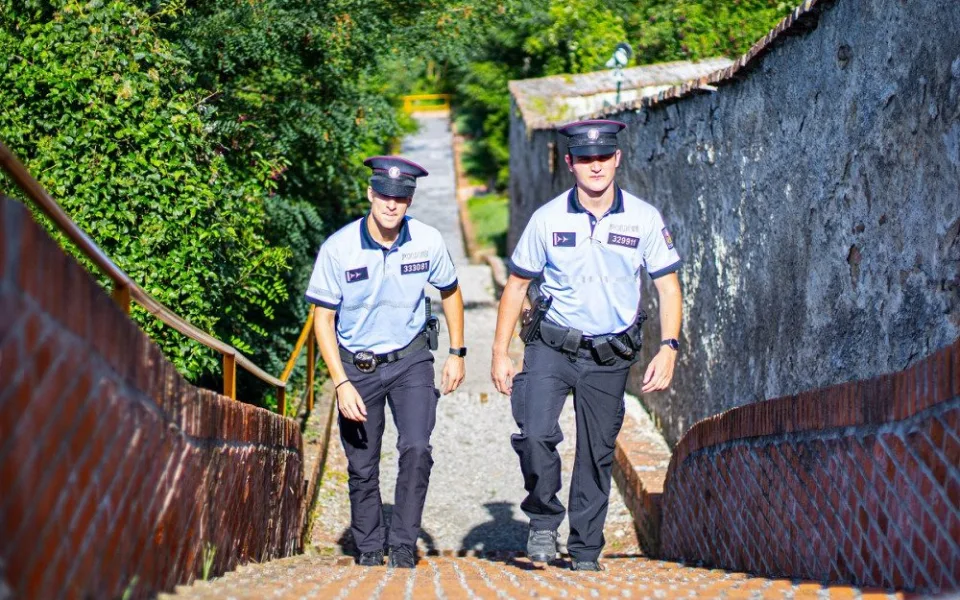 Setkání s kosmonautem, záhada zamčeného pokoje, šnek na dálnici. I to občas řeší policisté z Mohelnice