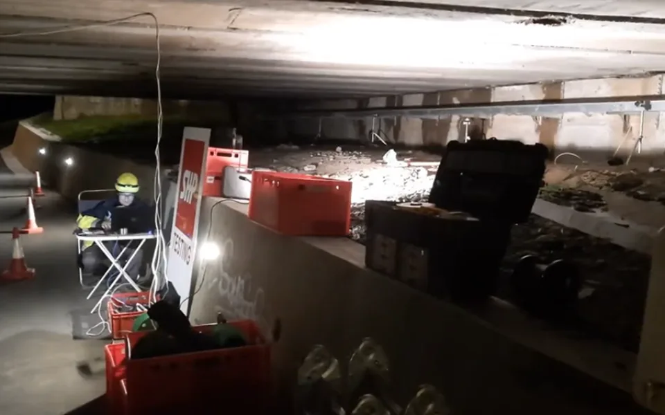 Most v Hodolanech obstál v noční zátěžové zkoušce. Část rušného tahu na Šternberk ale čeká oprava