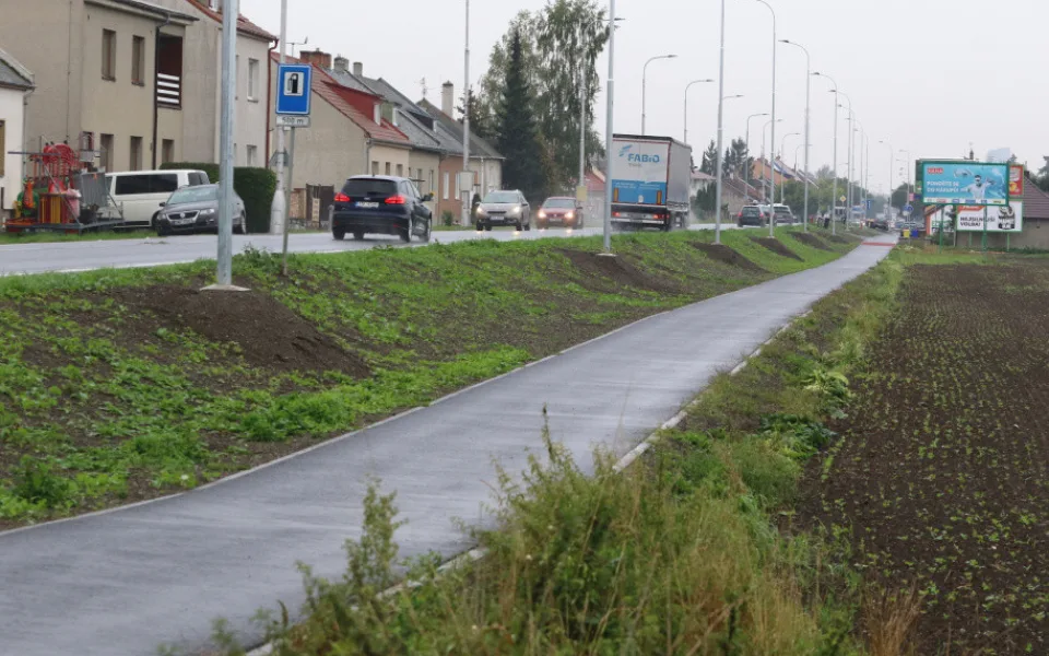 Kolem rušného tahu projedou cyklisté bezpečněji. Olomouc otevírá důležitý úsek cyklostezky