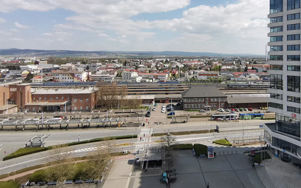 Přes olomoucké hlavní nádraží nebudou měsíc a půl jezdit tramvaje