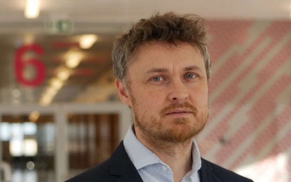 Na mé odvolání rektor nemá kompetence, brání se děkan. Jedním z důvodů je úklid na záchodcích