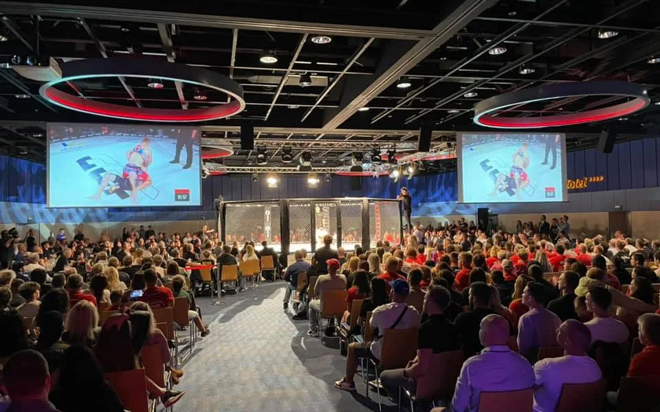 Olomouc uvidí řežbu v kleci. Galavečer MMA nabídne deset zápasů