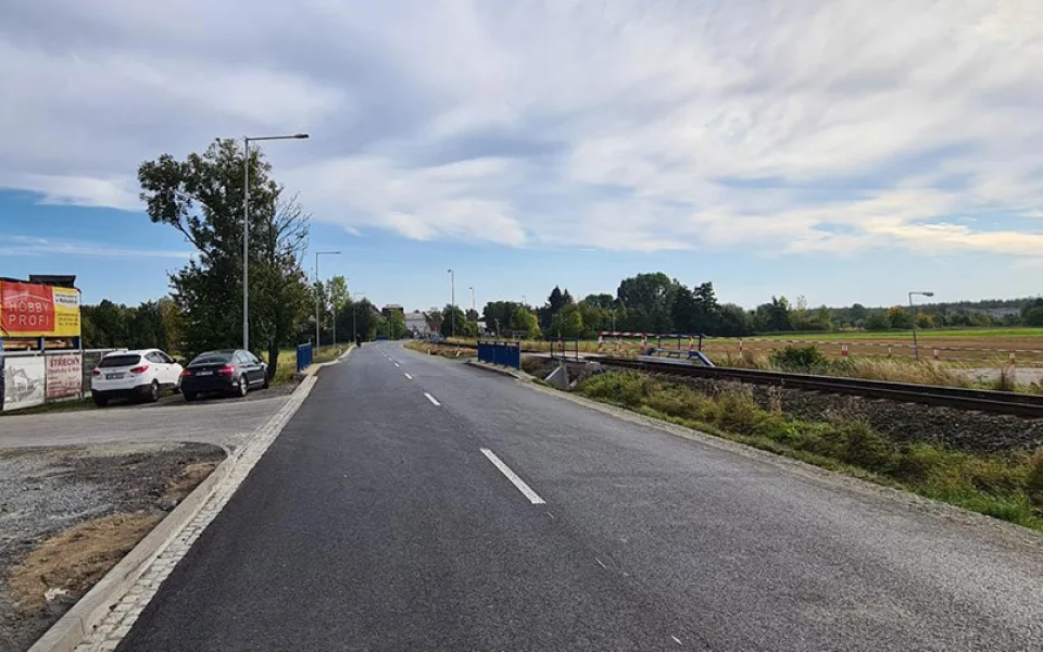 V sousedství průtahu Litovlí má vzniknout nová stezka pro cyklisty a pěší
