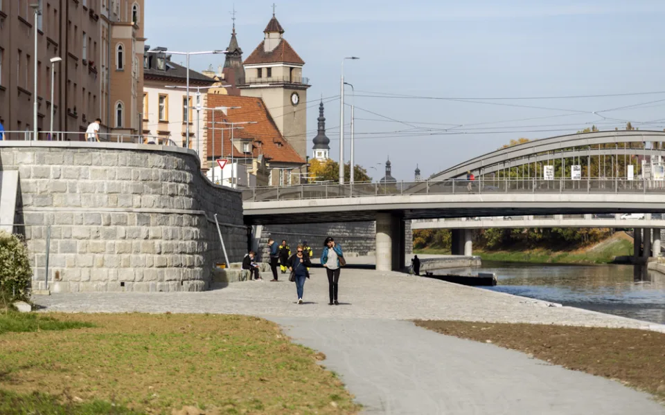 Olomoucká náplavka je po kolaudaci otevřená. Stavba u Moravy ještě pokračuje