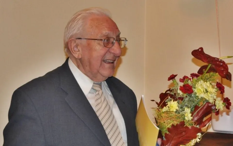 Prezident vyznamenal také televizního režiséra Gustava Oplustila, rodáka z Hranic, který před pár dny zemřel