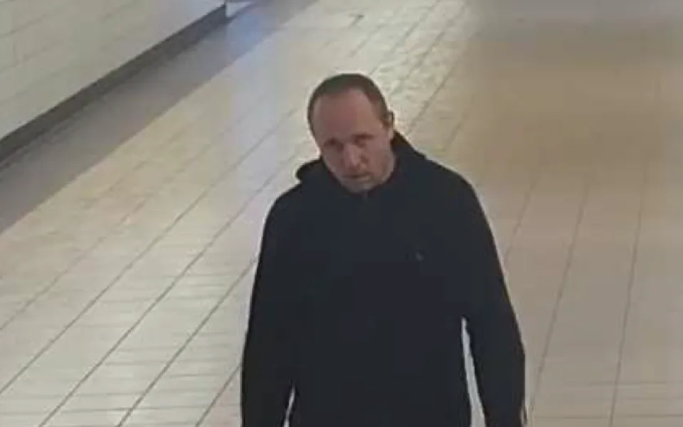 Dívky natočili muže, jak masturbuje ve vlaku z Přerova do Olomouce. Policie pátrá po jeho totožnosti