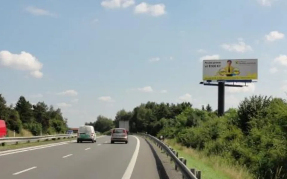 Billboard u silnice I/35 nedaleko Křelova u Olomouce