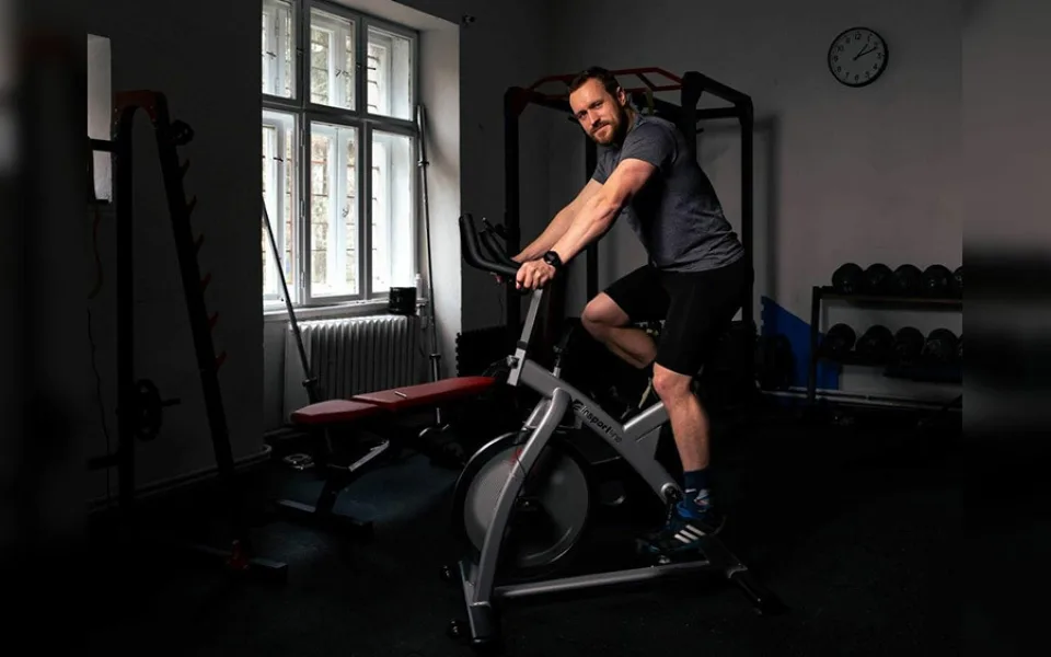 Rekordní jízda pro onkologické pacienty: Olomoučan chce zvládnout čtyřiadvacet hodin spinningu