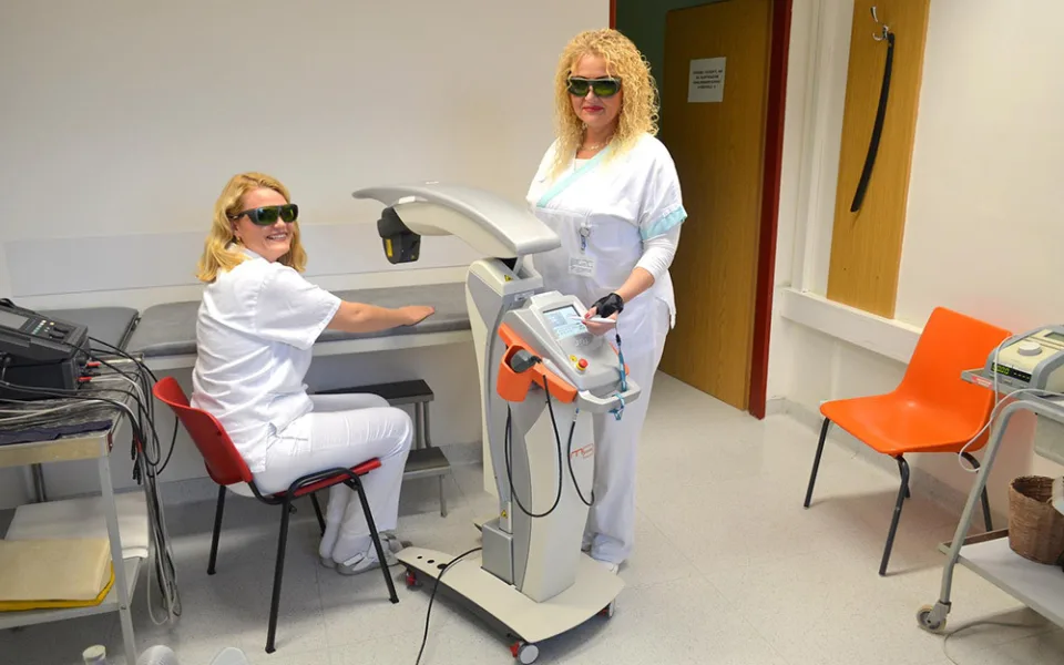 Citelná úleva při zánětech i bolavých kloubech. Přerovská nemocnice využívá nový laser