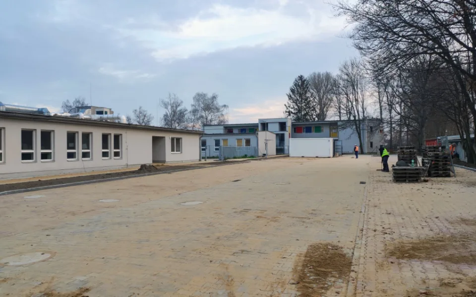 GLOSA: Kontroverzní obratiště a parkoviště u základní školy v Bohuňovicích