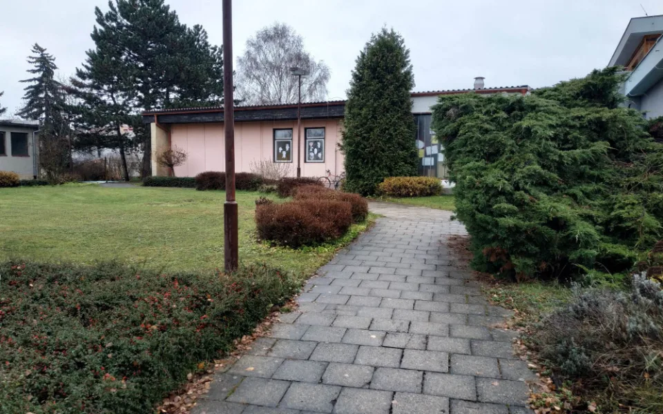 Mateřská školka v Čechovicích se rozpadá, zlobí se rodiče. Připravujeme opravy, uklidňuje město