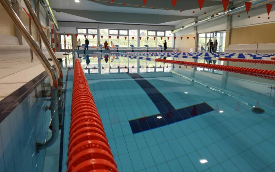 Ve Šternberku se otevřelo moderní akvacentrum s wellness. Město nakonec 200 milionů zaplatilo samo, nelituje