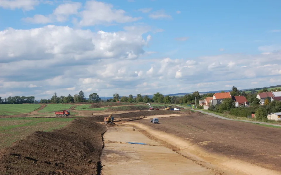 Naši předci své hroby promyšleně umísťovali do krajiny. Svědčí o tom nálezy archeologů u Dobromilic