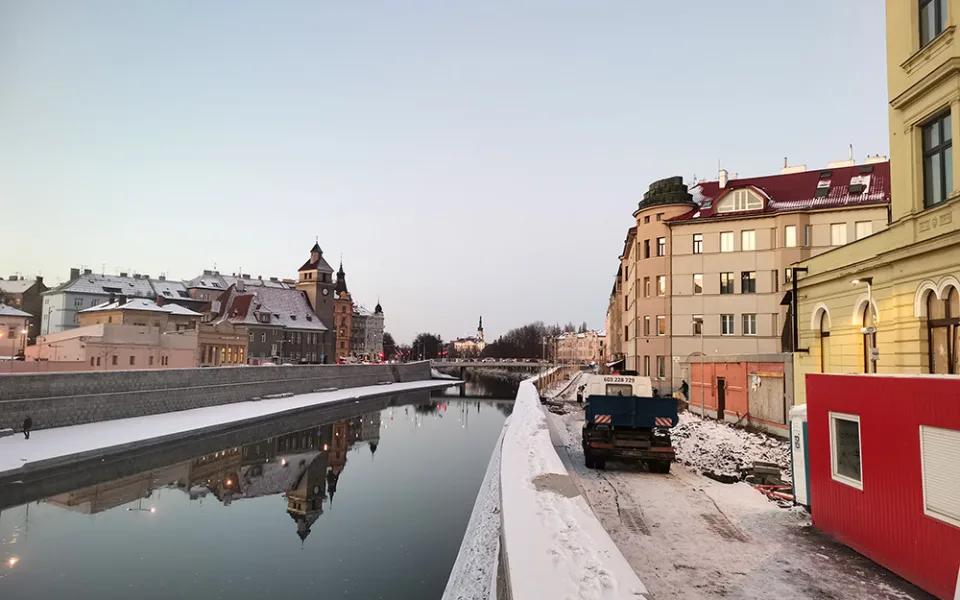 Protipovodňové dílo u centra Olomouce je hotové. V okolních ulicích se ale uzavírky ještě protáhnou