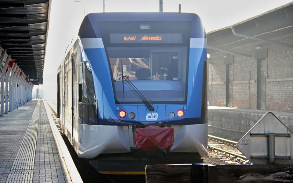 Repasování Stadlerů pro Olomoucký kraj nabírá další zpoždění. ČD udělily firmě pokuty za desítky milionů