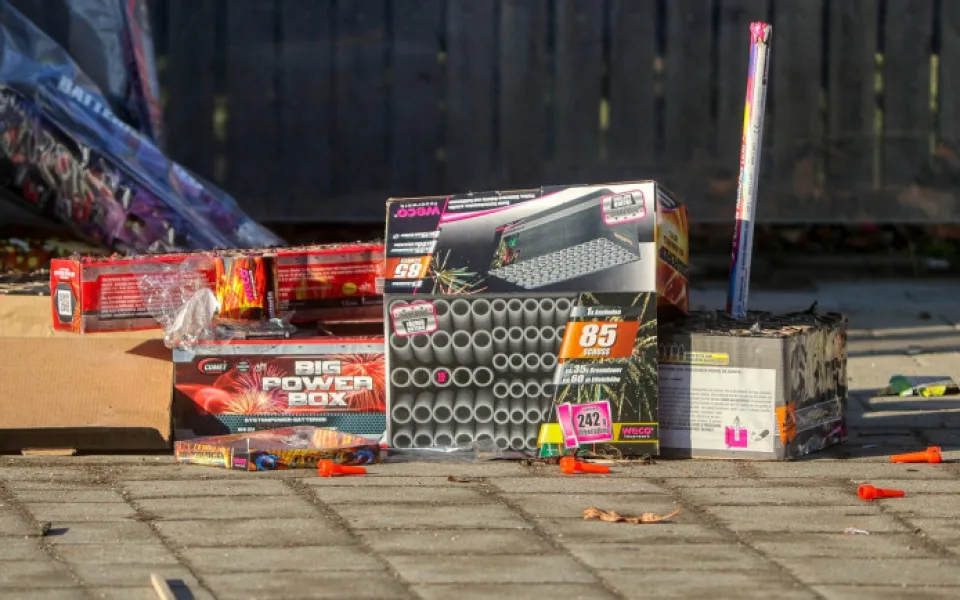 size3-16710074728522-152-pozor-na-pyrotechniku-neopatrnou-manipulaci-hrozi-pozar-a-vazne-popaleniny-co-nedelat-s-petardami