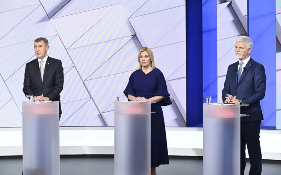 KOMENTÁŘ: Debata? Bizarní výměna dárků a návrat starého Babiše