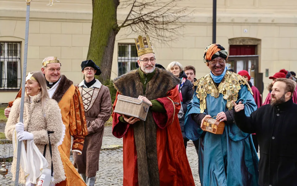 Olomoucký hejtman Josef Suchánek jako mudrc Baltazar při letošní tříkrálové sbírce