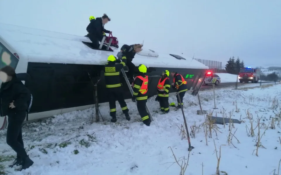 Do Olomouckého kraje se vrátila zima. Na hory vyrazili lyžaři, kvůli novému sněhu se stalo mnoho nehod