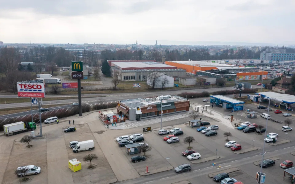 V Prostějově se otvírá McDonald’s. Bude první na Moravě se zelenými technologiemi