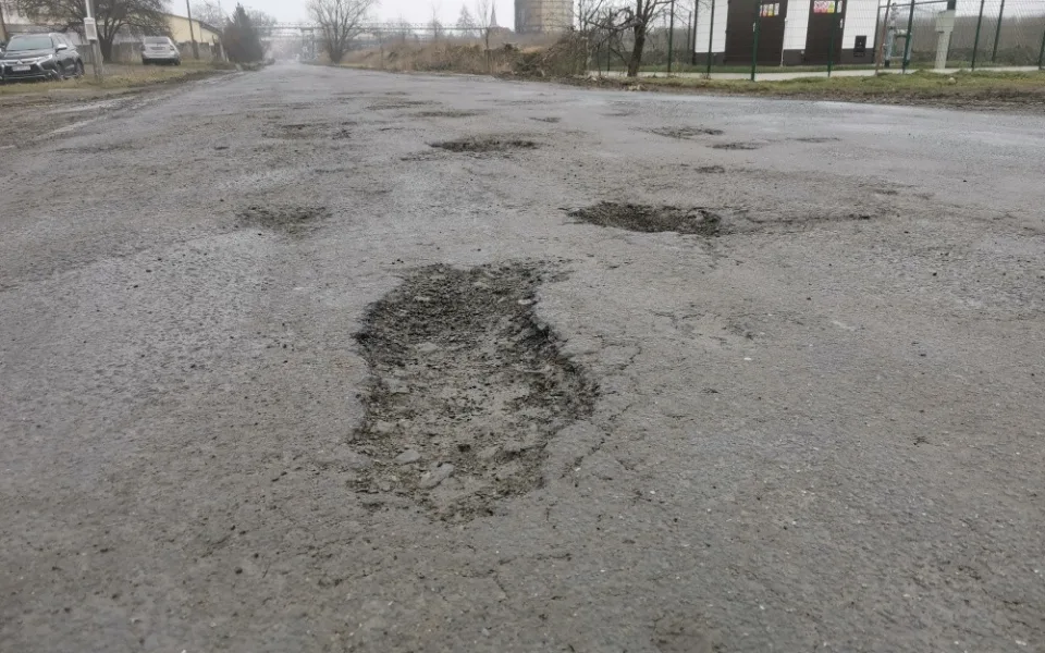 Zdemolovaná cesta u cukrovaru si na opravu počká. Litovel by čelila souběhu uzavírek