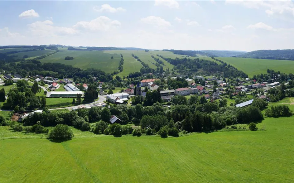 Obec Huzová