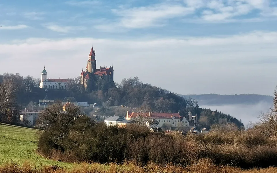 Bouzov zve návštěvníky na zimní trasu