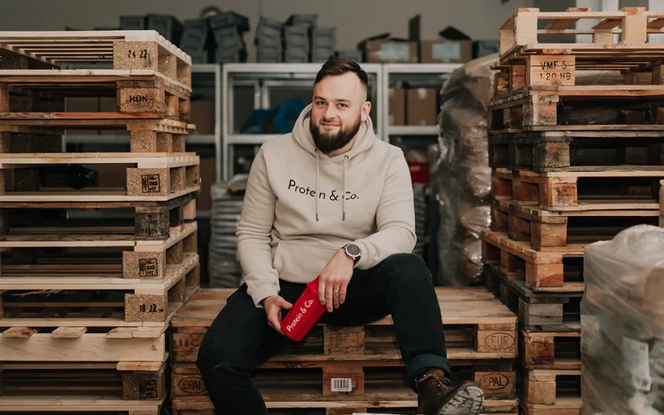 Majitel olomoucké firmy Protein &amp; Co. Daniel Sosýn si zakládá na vyladěné chuti a složení sportovní výživy