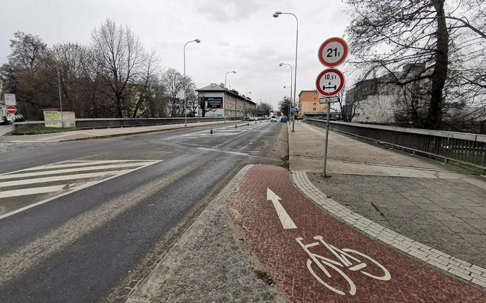 Jeremenkovu ulici od mostu přes řeku Bystřici čeká rekonstrukce