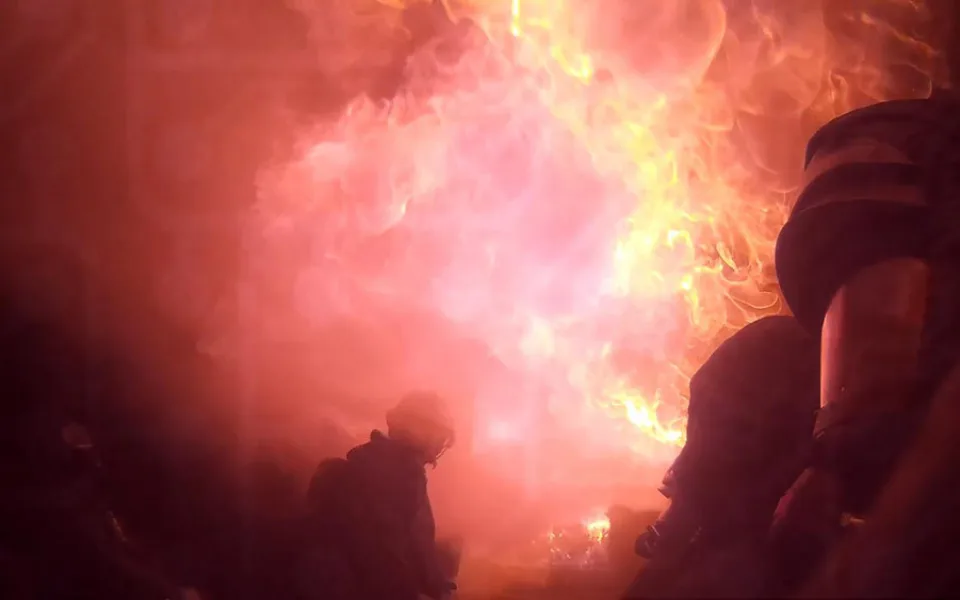 VIDEO: Trénink v ohnivém pekle. Hasiči z Hané ukázali unikátní záběry z flashover kontejneru