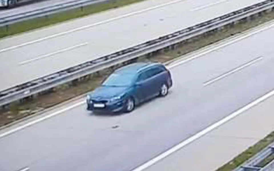 V protisměru po D1. Policie pátrá po řidiči, který se otočil na dálnici u Lipníku