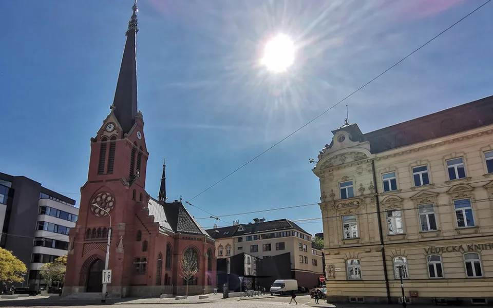 Červený kostel v centru Olomouce září novotou. Otevře se atraktivním čtyřdenním festivalem