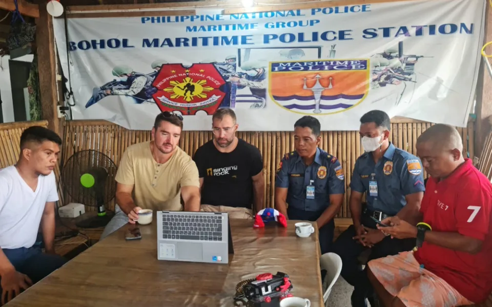 Čeští ochranáři a námořní policie Maritime Group Bohol