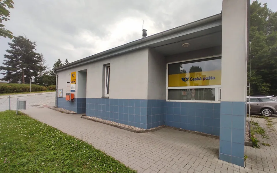 Zrušení čeká také pobočku České pošty u vjezdu do areálu Fakultní nemocnice Olomouc na Hněvotínské ulici