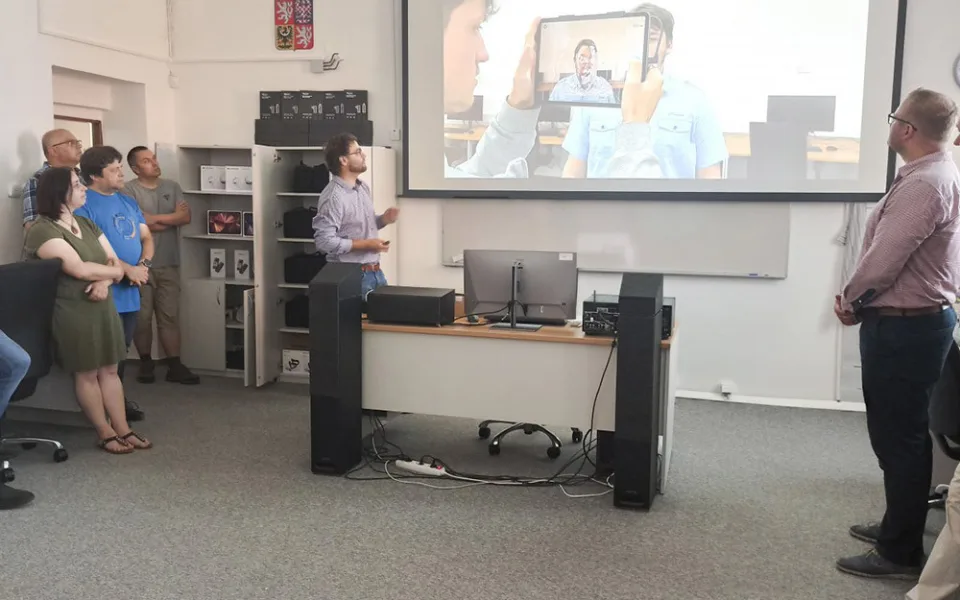 Střední průmyslová škola elektrotechnická a obchodní akademie (SPŠE a OA) v Mohelnici nově nabízí i výuku s využitím virtuální a rozšířené reality.