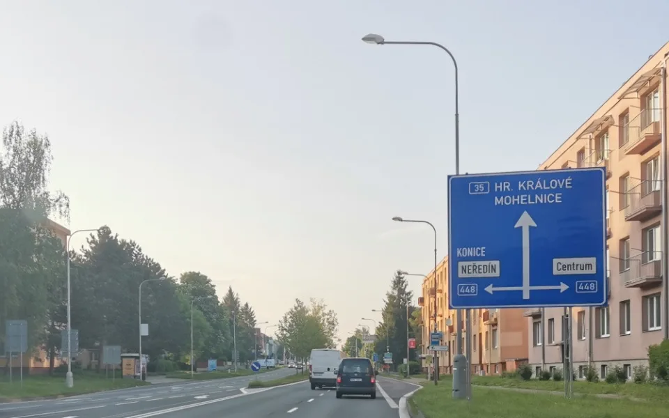 Při rekonstrukci dojde k výměně povrchu vozovky i na Foerstrově ulici