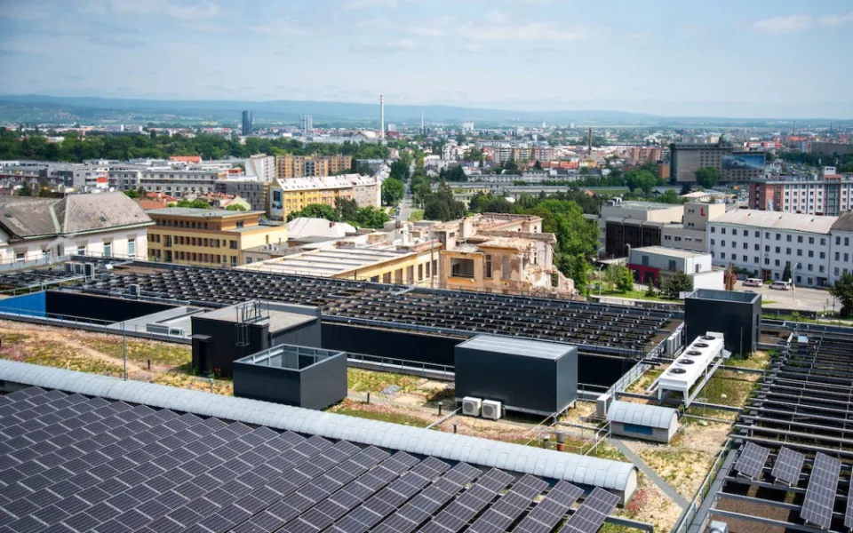 Fotovoltaika ušetří Fakultní nemocnici Olomouc až pětinu spotřeby