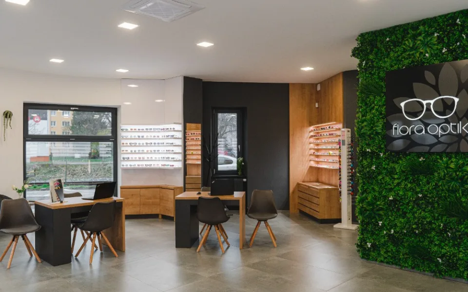 Moderní optika v centru Olomouce. Flora Optik nabízí kompletní servis i technologiemi proti krátkozrakosti 