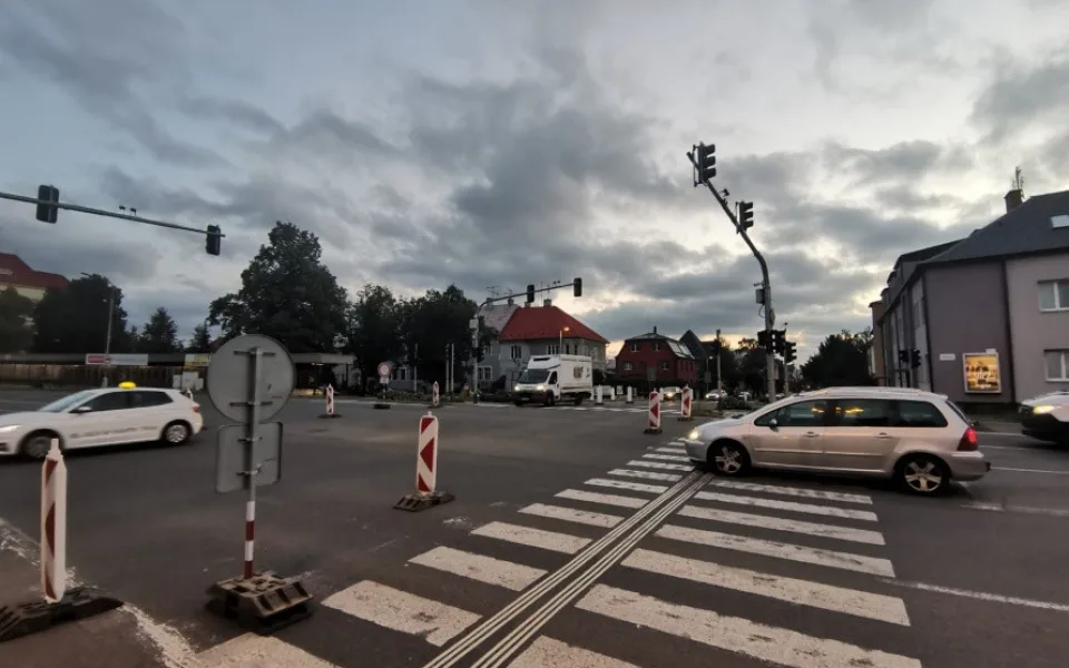 Začala uzavírka průtahu Olomoucí, na dvoukilometrový úsek mohou jen vozidla stavby, IZS a autobusy