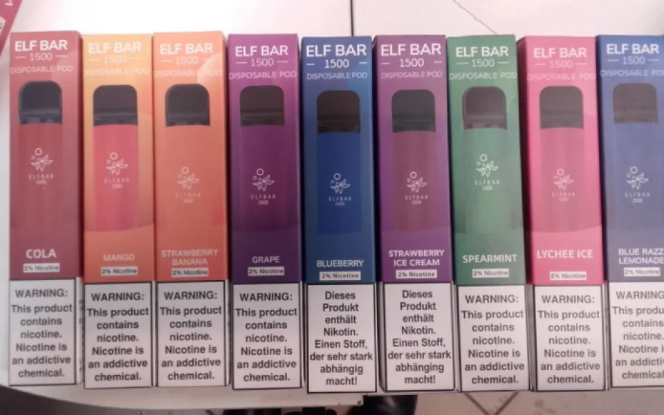 size3-1695728198208-60-pochybeni-nasli-hygienici-u-40-procent-z-400-jednorazovych-elektronickych-cigaret