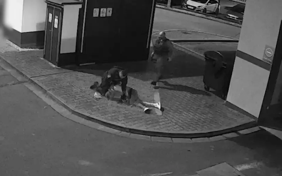 VIDEO: Zloděj při kontrole utíkal před policisty. Už za hodinu seděl ve vazební věznici v Olomouci